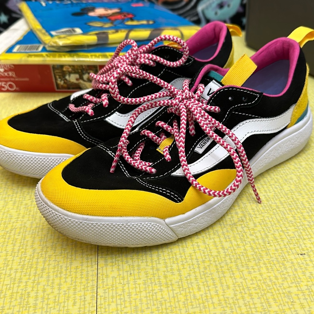 Vans Ultra Range EXO size 10 great condition